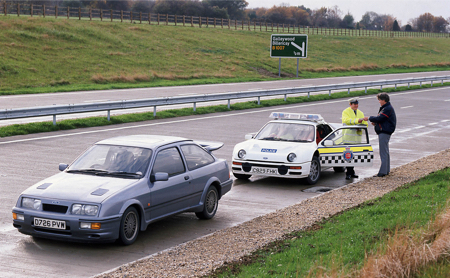 The-Focus-RS-on-trial-30-years-after-a-Ford-RS200-police-car--1-.jpg